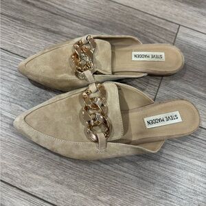 Steve Madden Beige Suede Mules with Gold Chain Accent